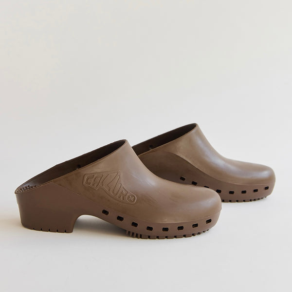 calzuro classic clogs | brown